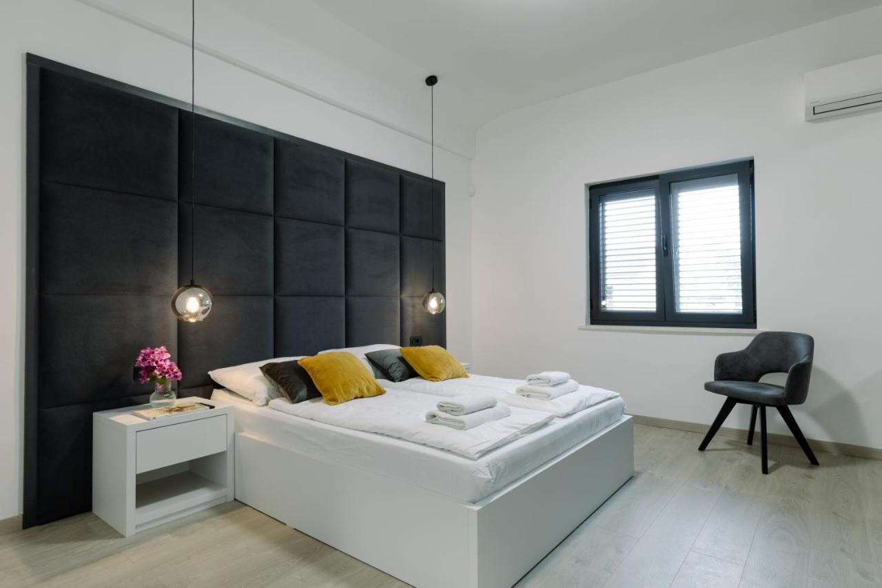 Boutique Suites Joyce Medulin With Free Parking Buitenkant foto